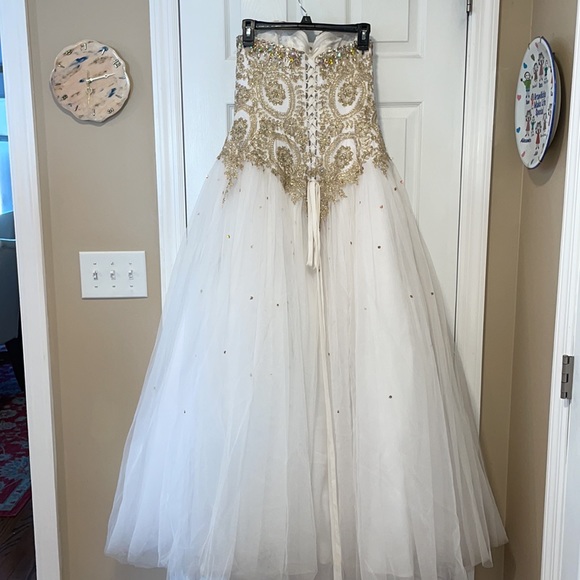 Fiesta gown size 14 for sweet 16 or any occasion. Worn once. Like new. - Picture 2 of 2